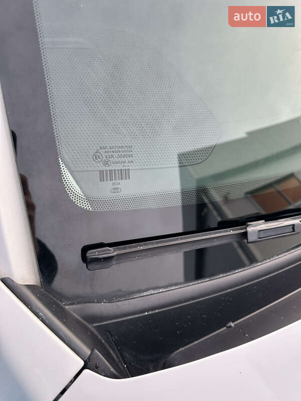 Седан Peugeot 301 2018 в Кременчуці