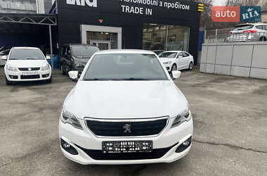 Седан Peugeot 301 2018 в Киеве