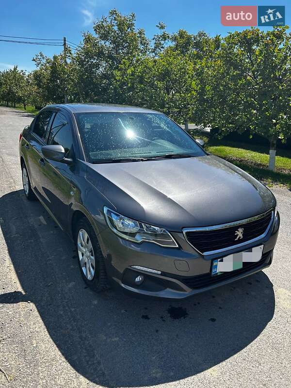 Седан Peugeot 301 2019 в Виноградові
