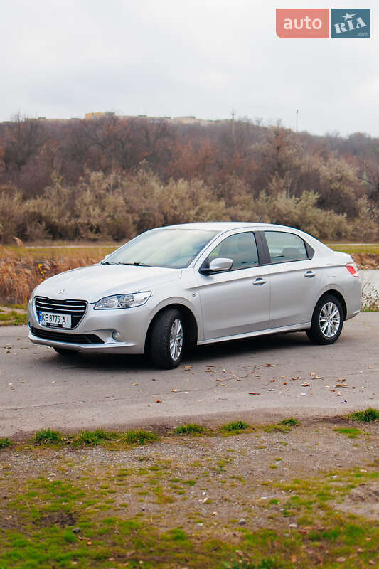 Седан Peugeot 301 2013 в Дніпрі