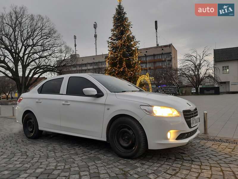 Седан Peugeot 301 2013 в Виноградові