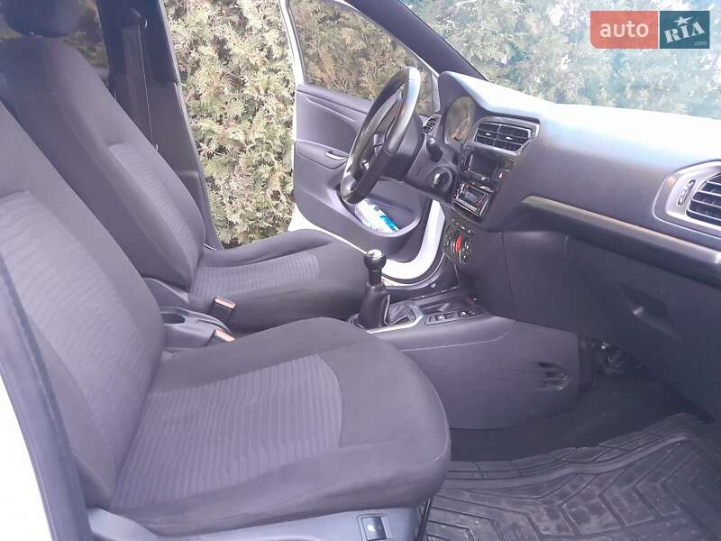 Седан Peugeot 301 2013 в Виноградові