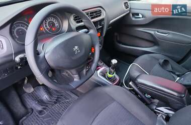 Седан Peugeot 301 2015 в Киеве