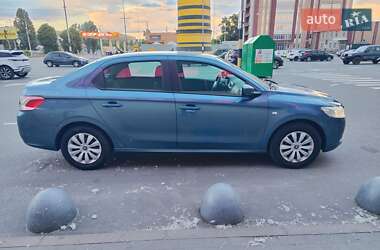 Седан Peugeot 301 2015 в Киеве