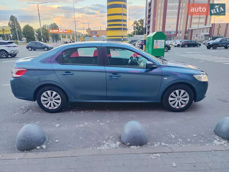 Седан Peugeot 301 2015 в Києві