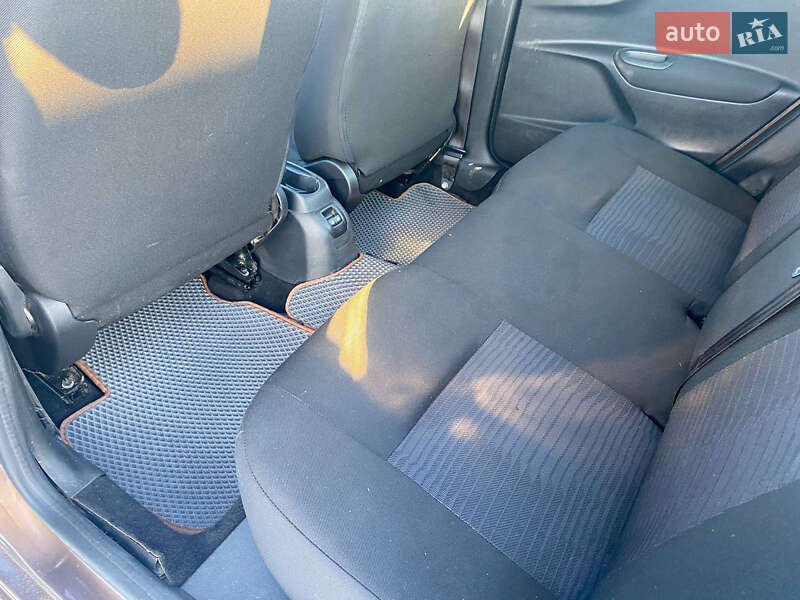 Седан Peugeot 301 2013 в Изяславе