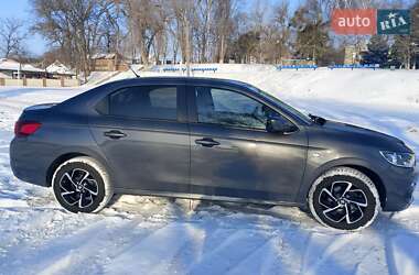 Седан Peugeot 301 2018 в Валках