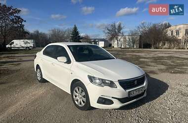 Седан Peugeot 301 2017 в Николаеве