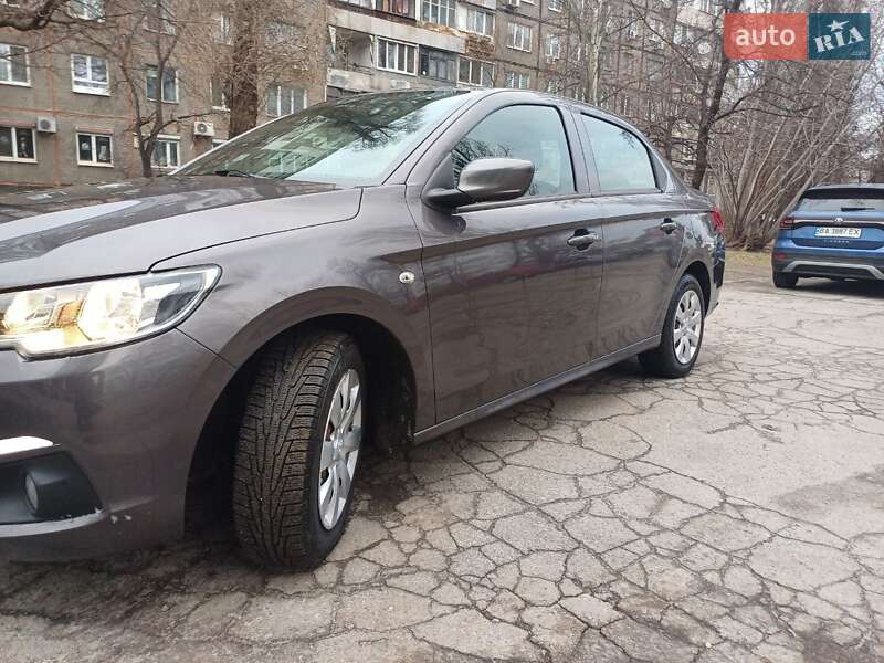 Седан Peugeot 301 2019 в Днепре
