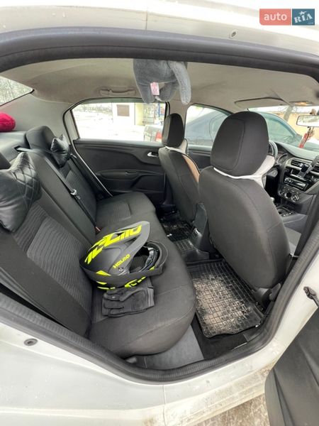 Седан Peugeot 301 2016 в Львове