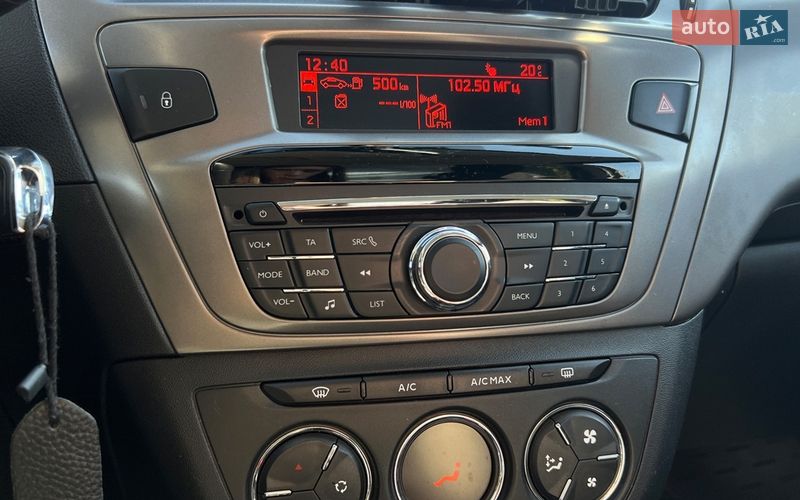 Седан Peugeot 301 2019 в Львове