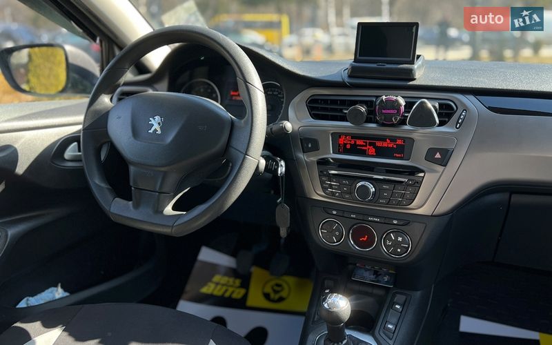 Седан Peugeot 301 2019 в Львове