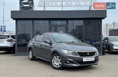 Седан Peugeot 301 2018 в Киеве