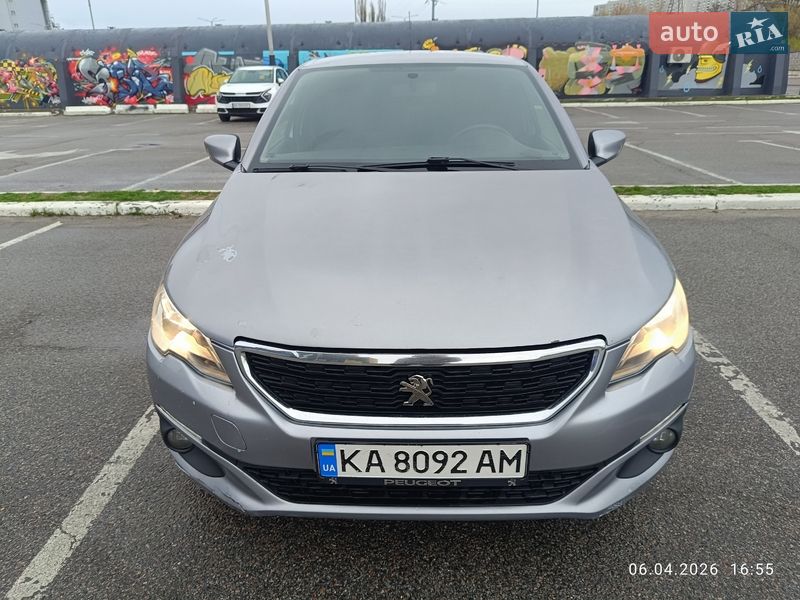 Седан Peugeot 301 2017 в Киеве