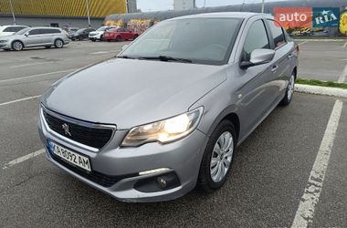 Седан Peugeot 301 2017 в Киеве