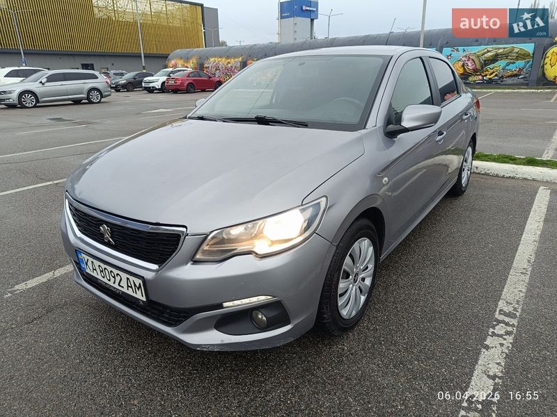 Седан Peugeot 301 2017 в Киеве