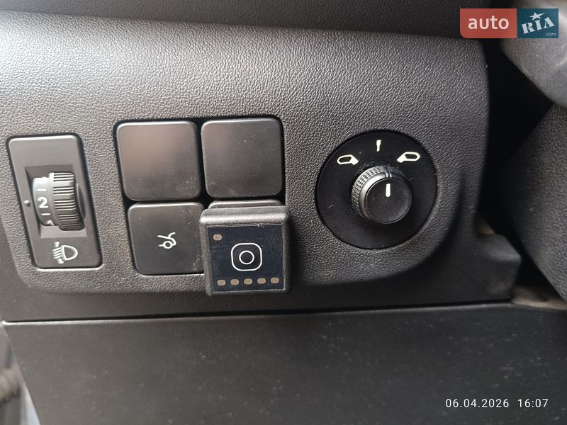 Седан Peugeot 301 2017 в Киеве