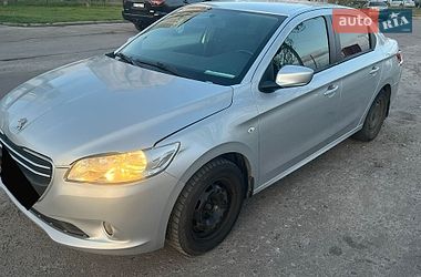 Седан Peugeot 301 2013 в Киеве