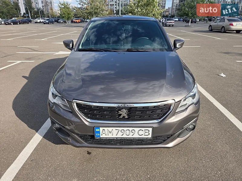 Peugeot 301 2017