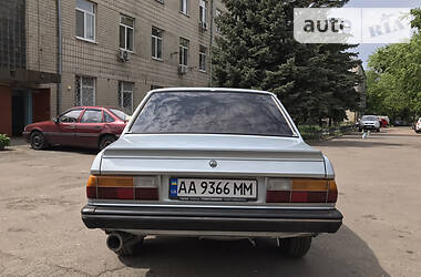 Седан Peugeot 305 1986 в Киеве