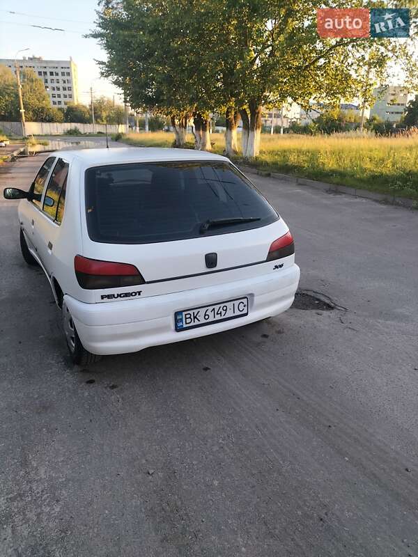 Хетчбек Peugeot 306 1998 в Рівному