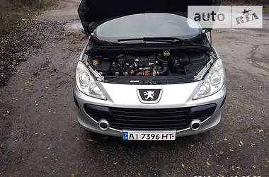 Хэтчбек Peugeot 307 2006 в Мироновке