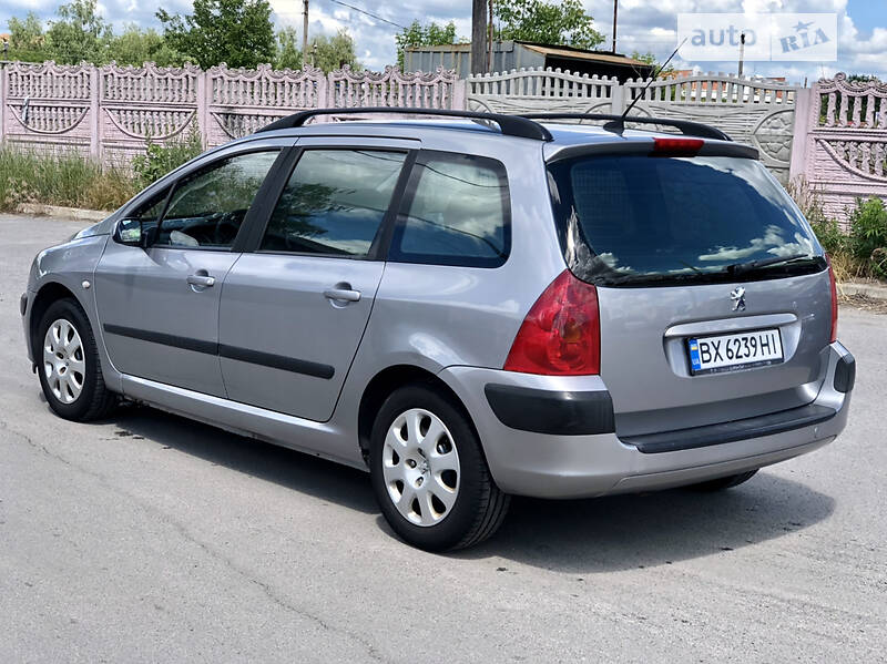 Универсал Peugeot 307 2002 в Староконстантинове