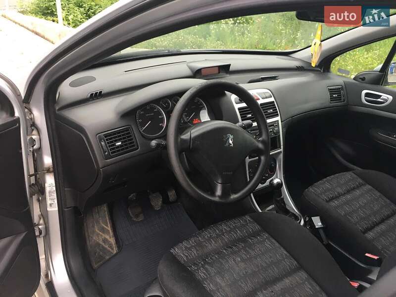 Хэтчбек Peugeot 307 2003 в Иршаве