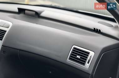 Хетчбек Peugeot 307 2003 в 