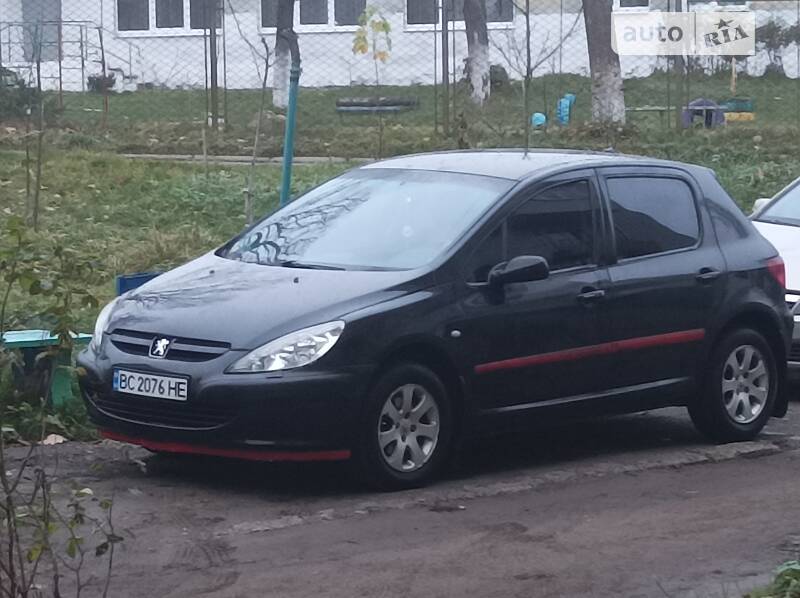 Хэтчбек Peugeot 307 2002 в Стебнику