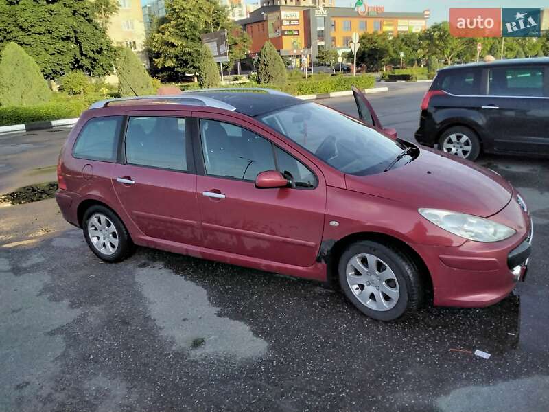 Универсал Peugeot 307 2006 в Вараше