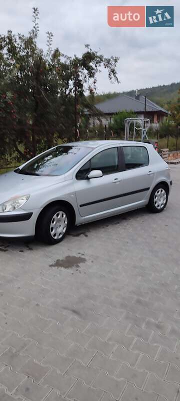 Хэтчбек Peugeot 307 2004 в Могилев-Подольске