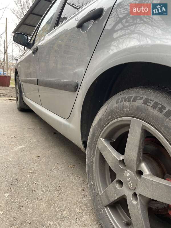 Хэтчбек Peugeot 307 2003 в Кривом Роге