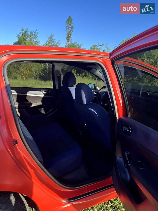 Хэтчбек Peugeot 307 2002 в Шостке