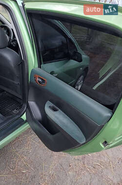 Хэтчбек Peugeot 307 2003 в 