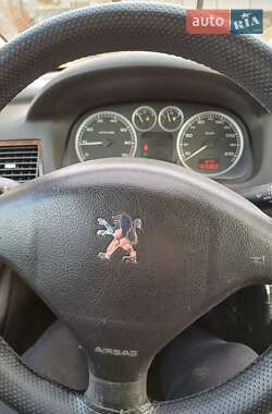 Хетчбек Peugeot 307 2001 в 