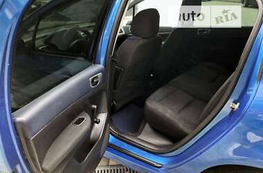 Хэтчбек Peugeot 307 2003 в 