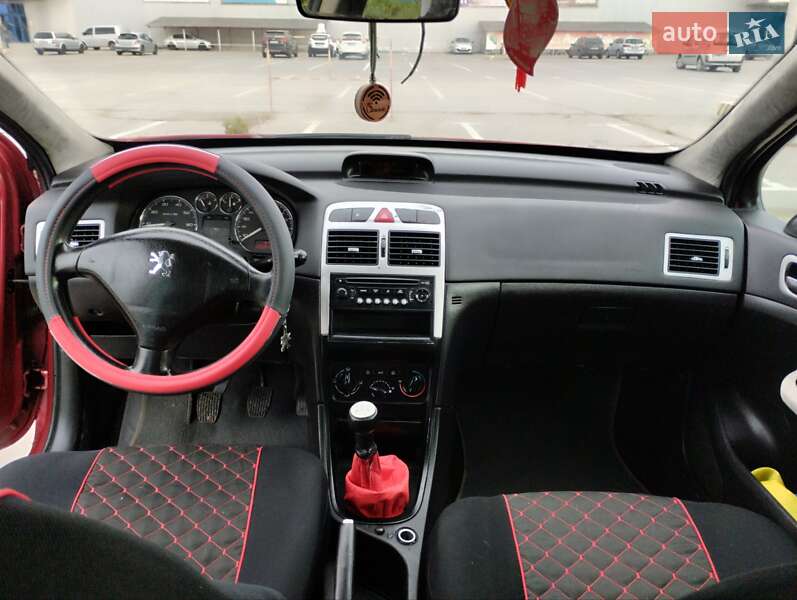 Хэтчбек Peugeot 307 2006 в Черновцах