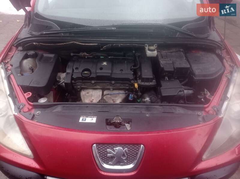 Универсал Peugeot 307 2006 в Кременце