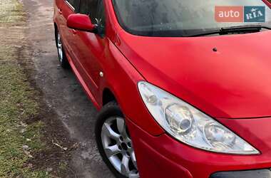 Универсал Peugeot 307 2005 в 