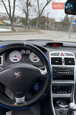 Кабриолет Peugeot 307 2006 в 
