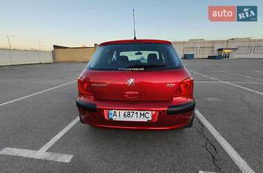 Хэтчбек Peugeot 307 2006 в 