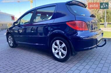 Хетчбек Peugeot 307 2005 в 