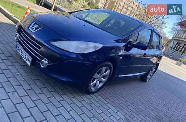 Хетчбек Peugeot 307 2005 в 
