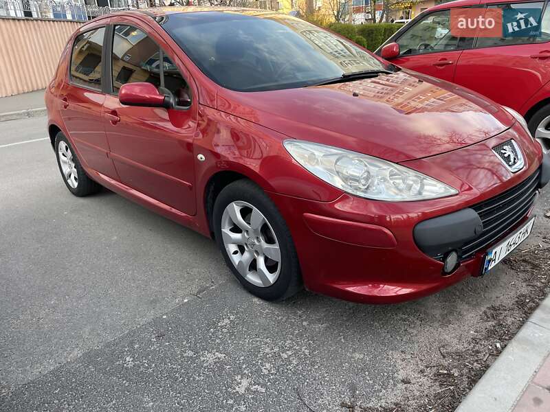 Хэтчбек Peugeot 307 2006 в Буче