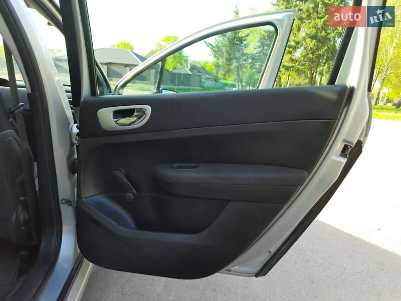 Универсал Peugeot 307 2006 в Баре