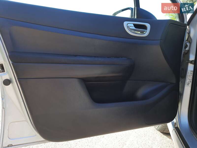 Универсал Peugeot 307 2006 в Баре