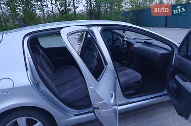 Хэтчбек Peugeot 307 2003 в 
