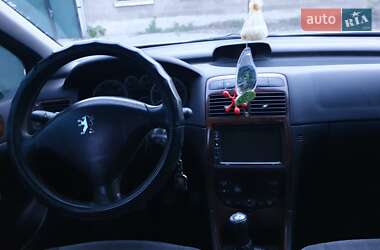 Хэтчбек Peugeot 307 2003 в 