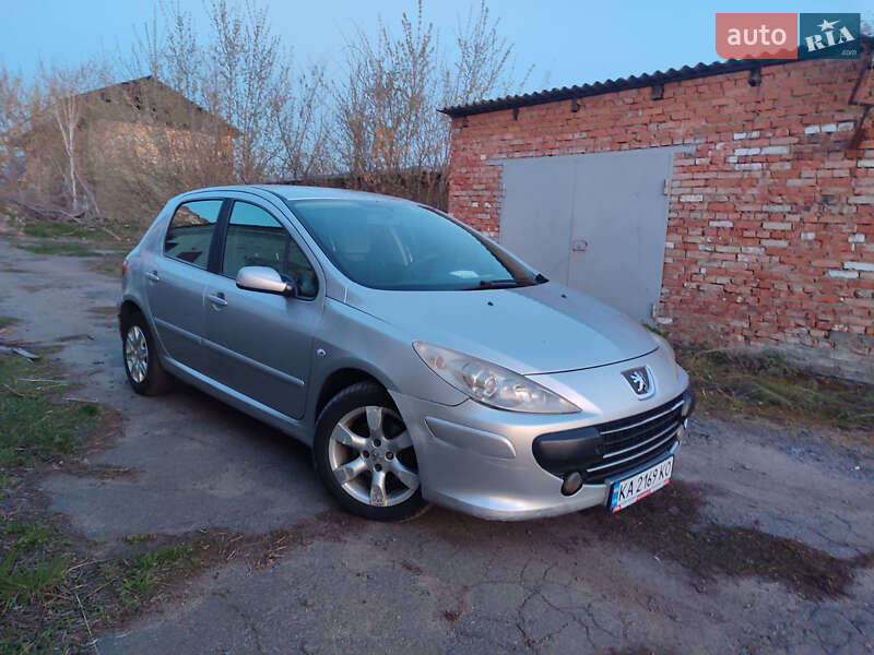 Хетчбек Peugeot 307 2005 в 